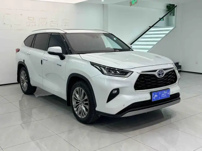 Toyota Highlander 2023 Model Hybrid 2.5L 4WD Premium Edition 7 seat – фото 3