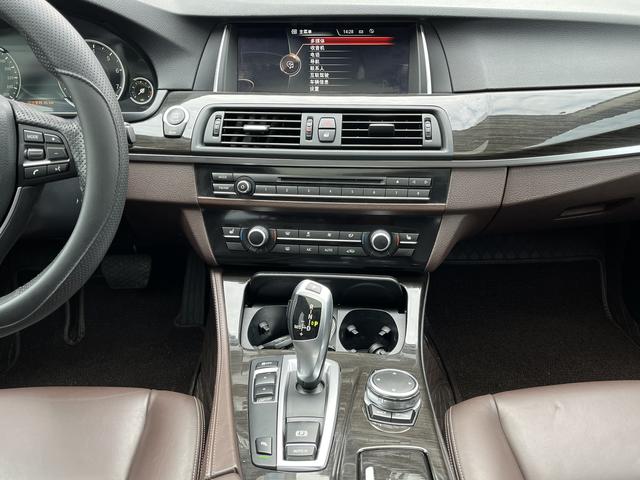 BMW 5 Series 2017 525Li Luxury Design Package – фото 15
