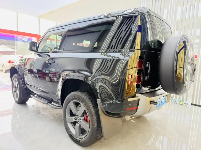 Land Rover Defender 2025 Model 90 3.0T P400 X-Dynamic HSE – фото 4