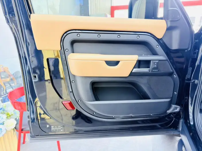 Land Rover Defender 2025 Model 90 3.0T P400 X-Dynamic HSE – фото 10