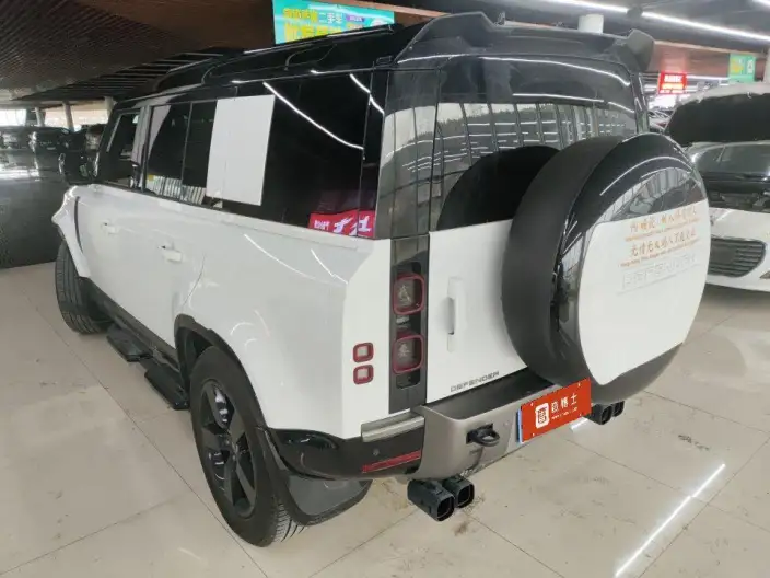 Land Rover Defender 2025 Model 110 3.0T P400 HSE X-Dynamic