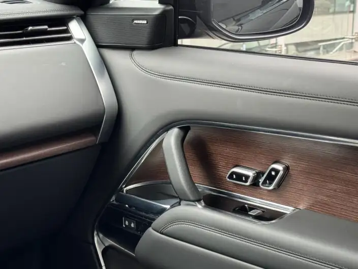 Range Rover 2023 Model 3.0 L6 360PS Shengshi Edition – фото 7
