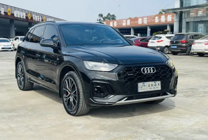 Audi Q5L 2026 Model quattro 45th Anniversary Collector Edition Edition 40TFSI Luxury Dynamic Model – фото 3