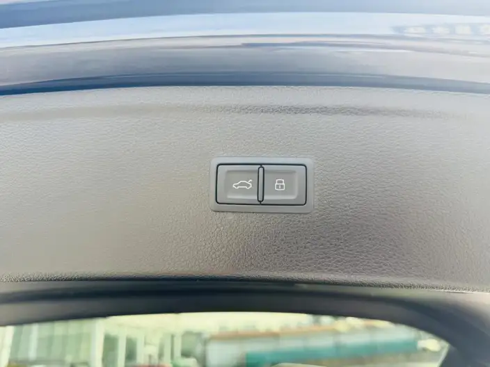 Audi Q5L 2026 Model quattro 45th Anniversary Collector Edition Edition 40TFSI Luxury Dynamic Model – фото 9