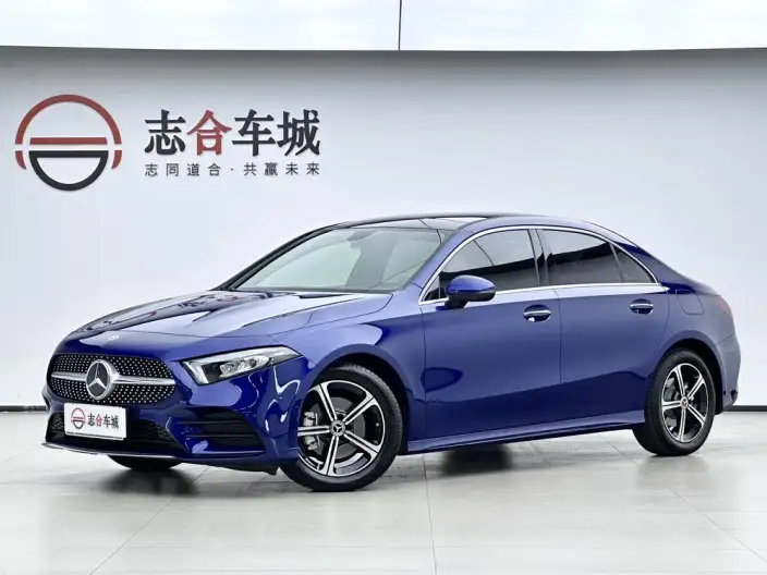 Mercedes-Benz A-class 2022 Model Facelift II A 200 L Sports sedan Fashion Edition – фото 1