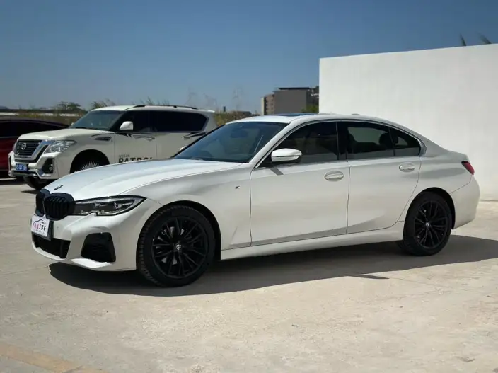BMW 3 Series 2022 Model 325i M Sports Set – фото 1