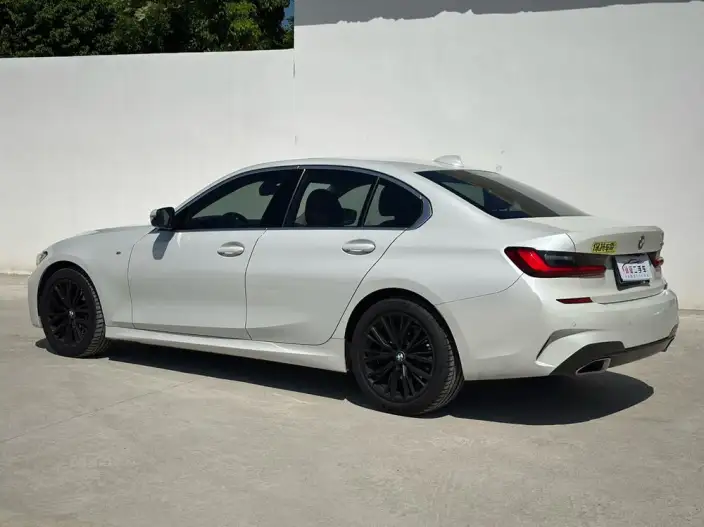 BMW 3 Series 2022 Model 325i M Sports Set – фото 4