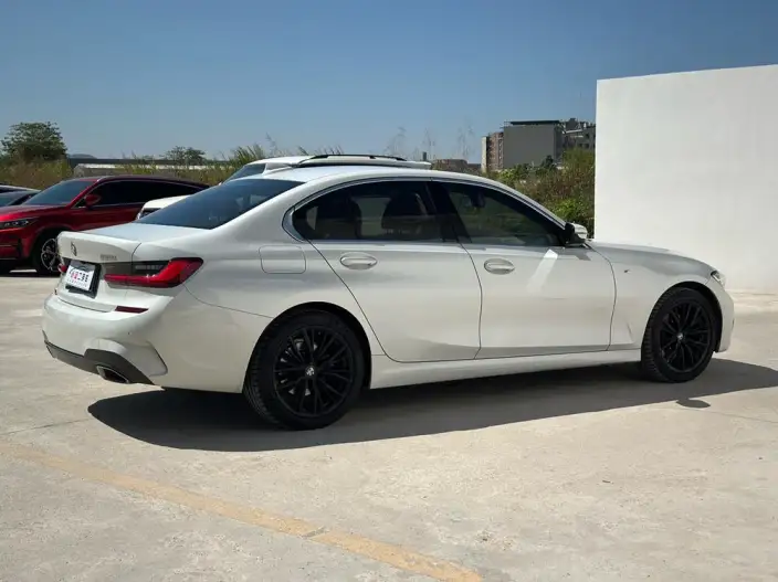 BMW 3 Series 2022 Model 325i M Sports Set – фото 6