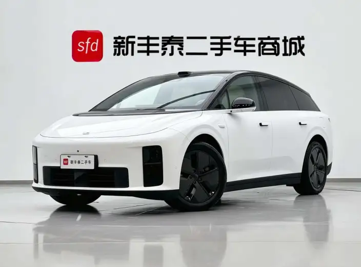 Li Auto i6 2025 Model 2WD Standard Edition