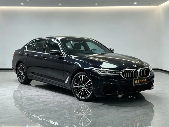 BMW 5 Series 2022 Model 530Li Leading Model M Sports Set – фото 3