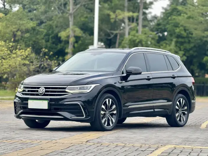 Volkswagen Tiguan L 2022 Model 330TSI Automatic 2WD R-Line Enjoy the version more – фото 1