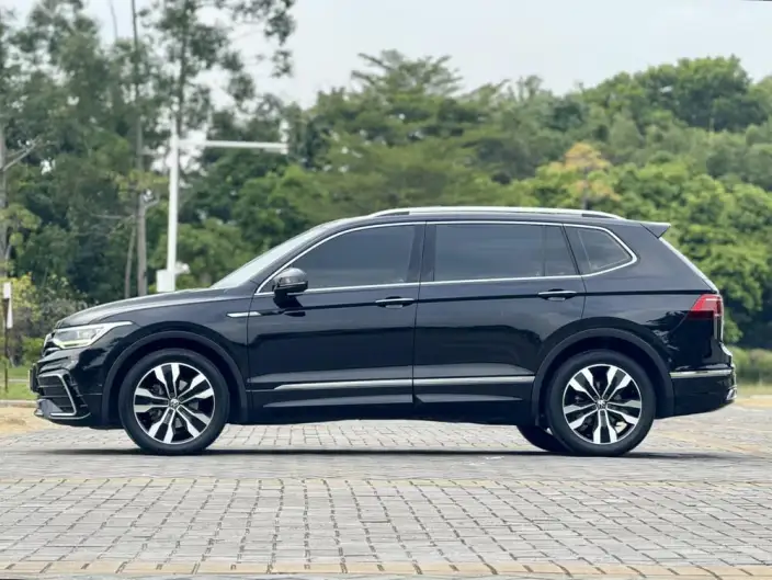 Volkswagen Tiguan L 2022 Model 330TSI Automatic 2WD R-Line Enjoy the version more – фото 4