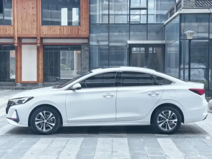 Changan Eado 2023 Model PLUS Changxiang Edition Blue whale NE 1.4T GDI DCT Noble Model – фото 3