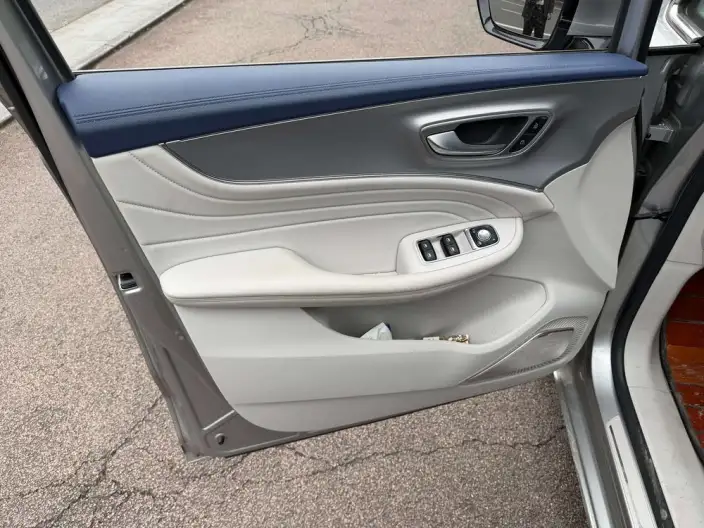 Roewe iMAX8 2022 Model 400TGI Zunrong Edition – фото 6