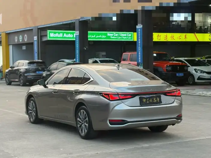 Lexus ES 2025 Model 200 Premium – фото 4