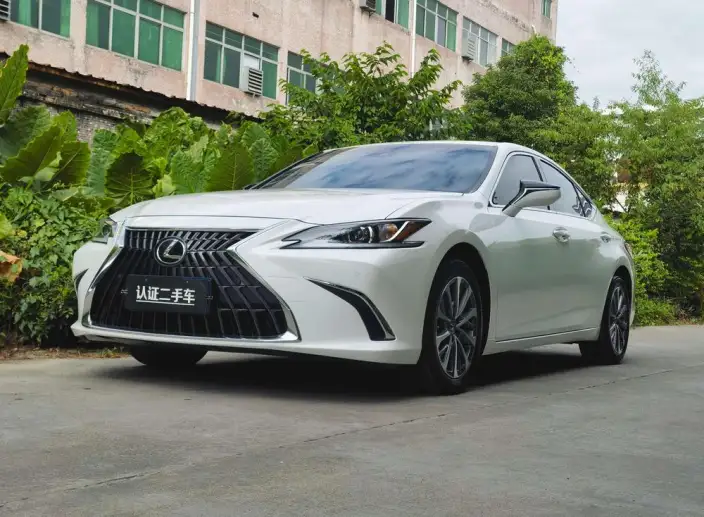 Lexus ES 2022 Model 300h Superior Edition – фото 1