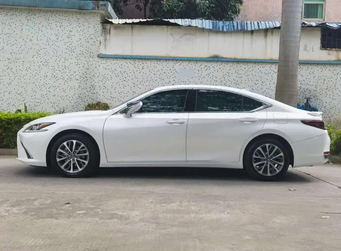 Lexus ES 2022 Model 300h Superior Edition – фото 4