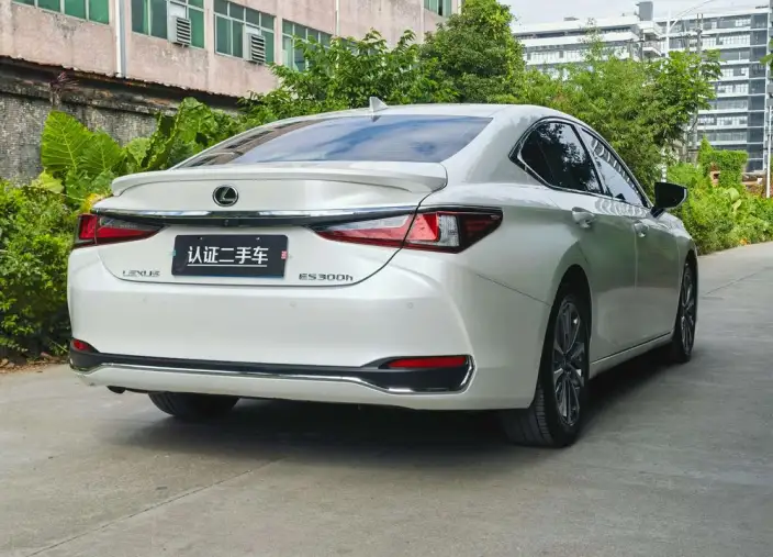 Lexus ES 2022 Model 300h Superior Edition – фото 7