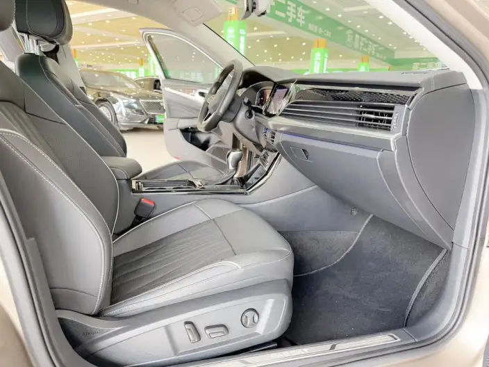 Volkswagen Passat 2022 Model 330TSI Deluxe Edition – фото 5