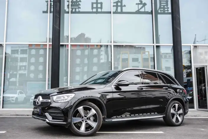 Mercedes-Benz GLC 2022 Model Facelift GLC 300 L 4MATIC Dynamic Model Collector Edition – фото 1