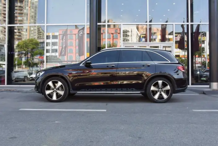Mercedes-Benz GLC 2022 Model Facelift GLC 300 L 4MATIC Dynamic Model Collector Edition – фото 3