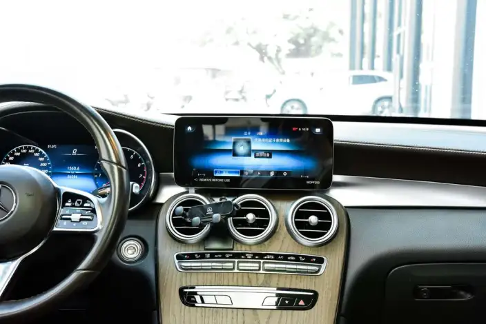 Mercedes-Benz GLC 2022 Model Facelift GLC 300 L 4MATIC Dynamic Model Collector Edition – фото 8