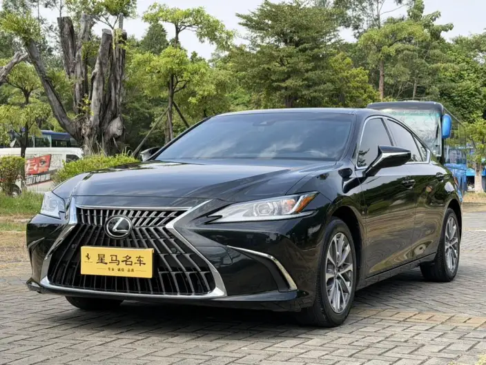 Lexus ES 2022 Model 200 Superior Edition – фото 1