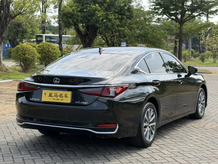 Lexus ES 2022 Model 200 Superior Edition – фото 6