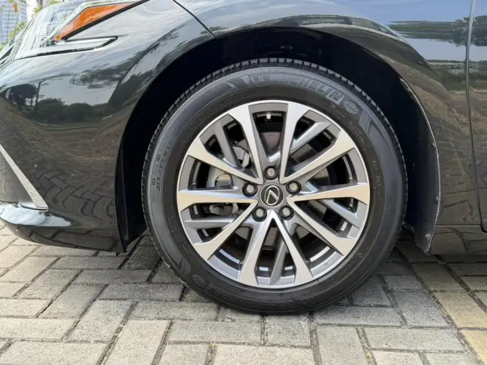 Lexus ES 2022 Model 200 Superior Edition – фото 8