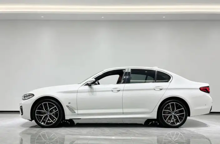 BMW 5 Series 2023 Model Facelift 530Li Leading Model M Sports Set – фото 4