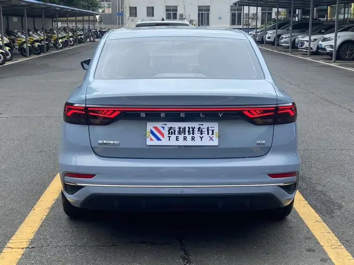 Geely Emgrand 2023 Model No. 4 Gen Champion Edition 1.5L CVT Flagship Model – фото 5
