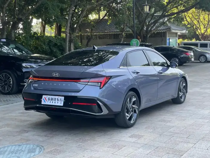 Hyundai Ioniq 2023 Model 1.5L CVT LUX Premium Edition – фото 6