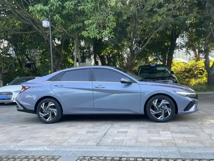 Hyundai Ioniq 2023 Model 1.5L CVT LUX Premium Edition – фото 7