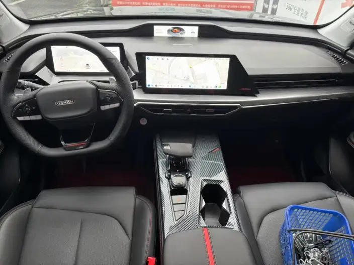 Changan Auchan Z6 2023 Model Blue whale 1.5T DCT Smart Edition Model – фото 7