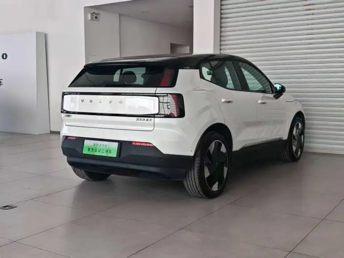 Volvo EX30 2025 Model Rear Drive Long Battery Life Pro Edition Plus – фото 6