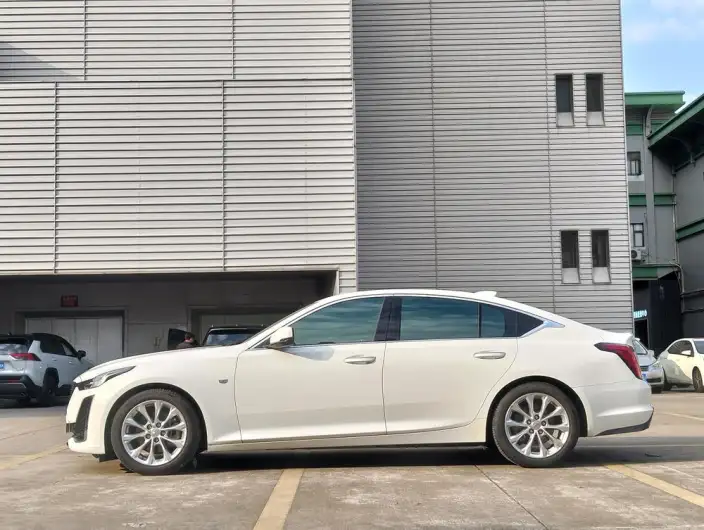 Cadillac CT5 2022 Model 28T Luxury Model