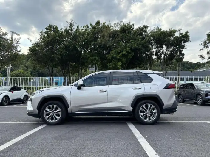 Toyota Wildlander 2023 Model 2.0L 2WD Luxury PLUS Edition – фото 4
