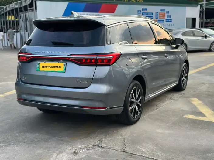 BYD Song MAX DM 2022 Model DM-i 105KM Flagship Model – фото 7