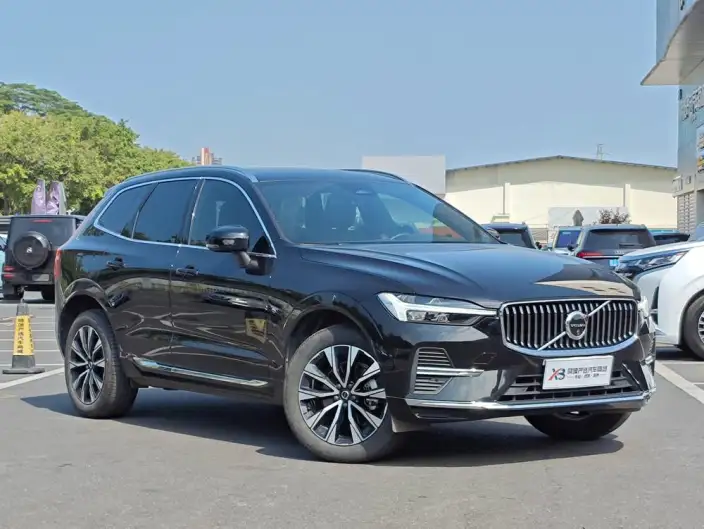 Volvo XC60 2025 Model B5 4WD Smart Range Sports Edition