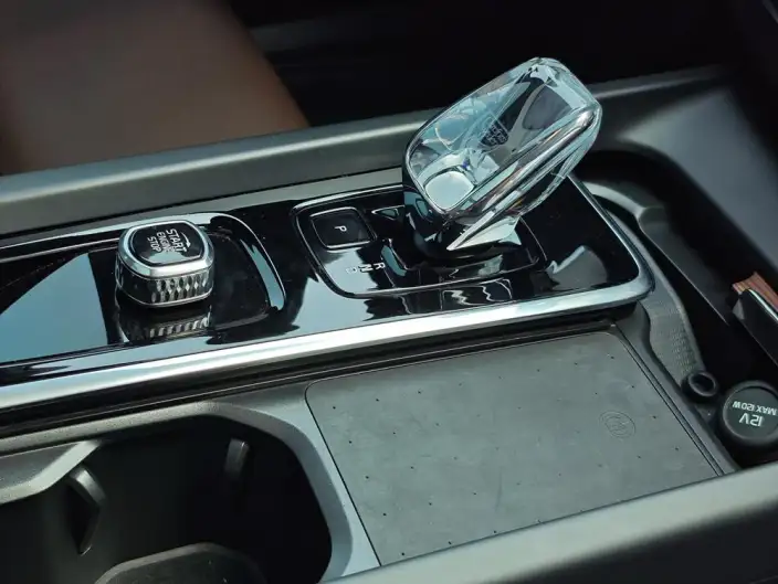 Volvo XC60 2025 Model B5 4WD Smart Range Sports Edition – фото 7