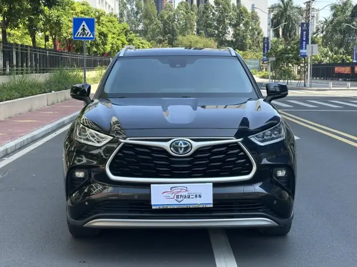 Toyota Highlander 2023 Model Hybrid 2.5L 4WD Premium Edition 7 seat – фото 2