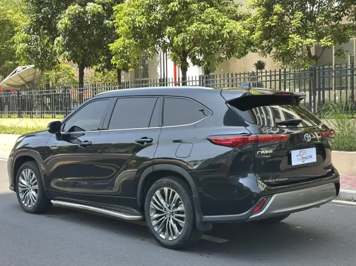 Toyota Highlander 2023 Model Hybrid 2.5L 4WD Premium Edition 7 seat – фото 4