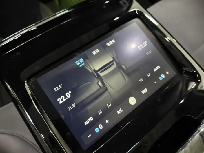 VOYAH Pursuit PHEV 2024 Model Ultra-long Endurance 4WD Ultimate Edition – фото 9