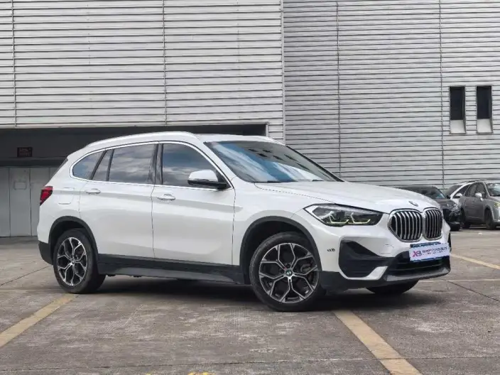 BMW X1 2022 Model sDrive25Li Leading Model – фото 3