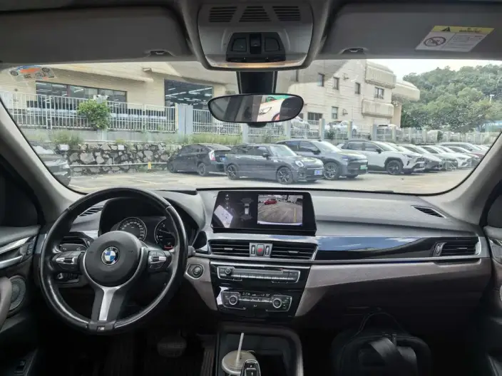 BMW X1 2022 Model sDrive25Li Leading Model – фото 10