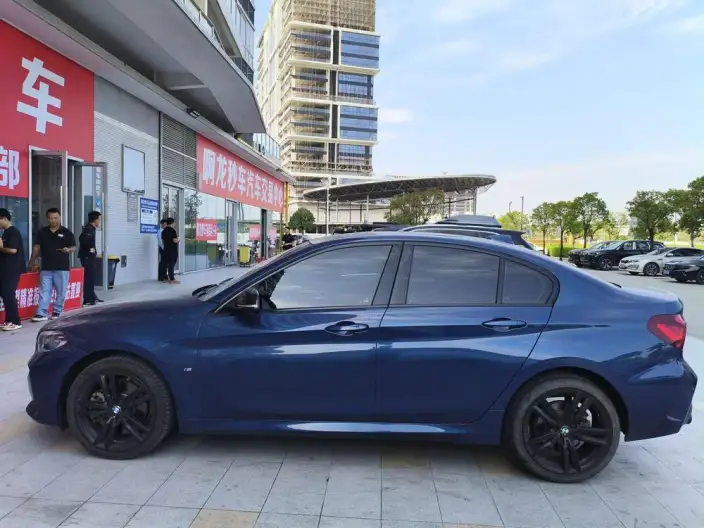 BMW 1 Series 2023 Model 125i M Sports Night Edition – фото 4