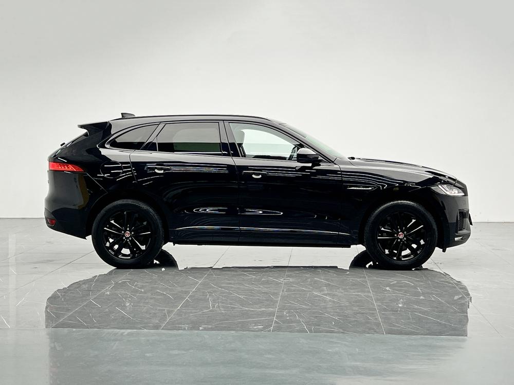 Jaguar F-PACE Модель 2020 года 2.0T 4WD Chequered Flag Edition – фото 8