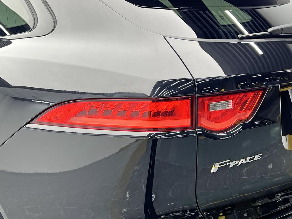Jaguar F-PACE Модель 2020 года 2.0T 4WD Chequered Flag Edition – фото 13