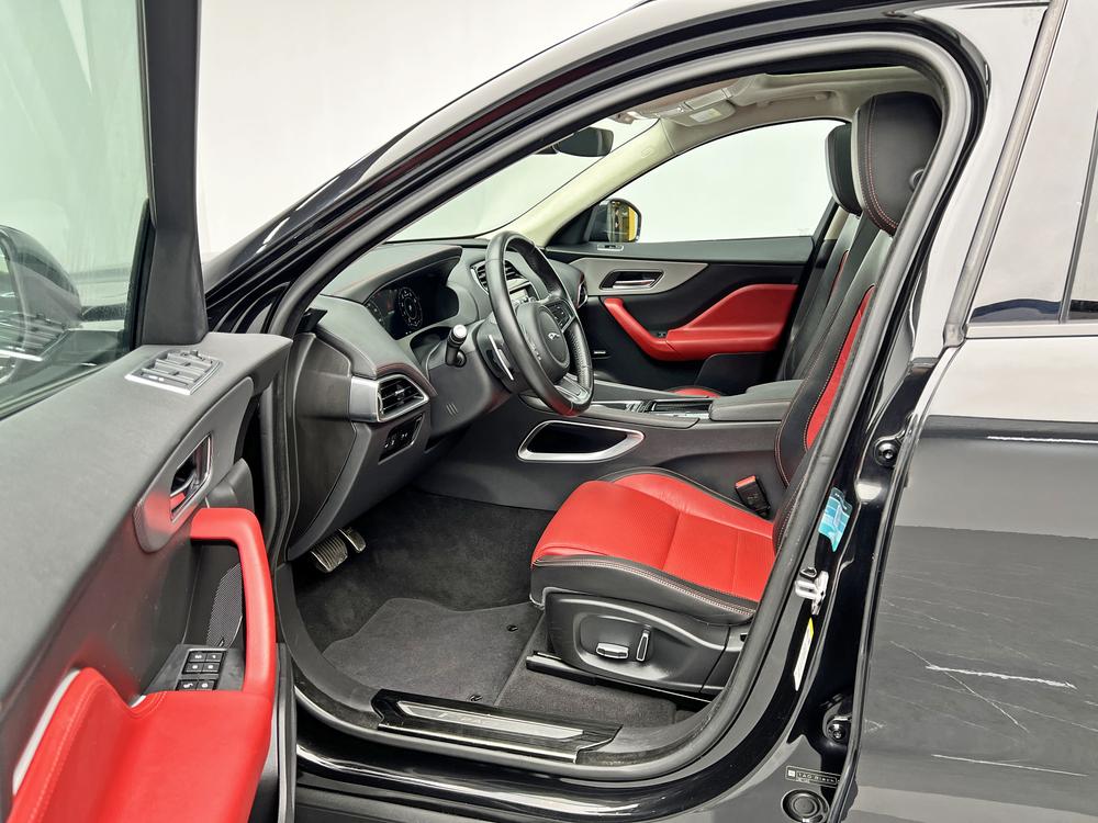 Jaguar F-PACE Модель 2020 года 2.0T 4WD Chequered Flag Edition – фото 17