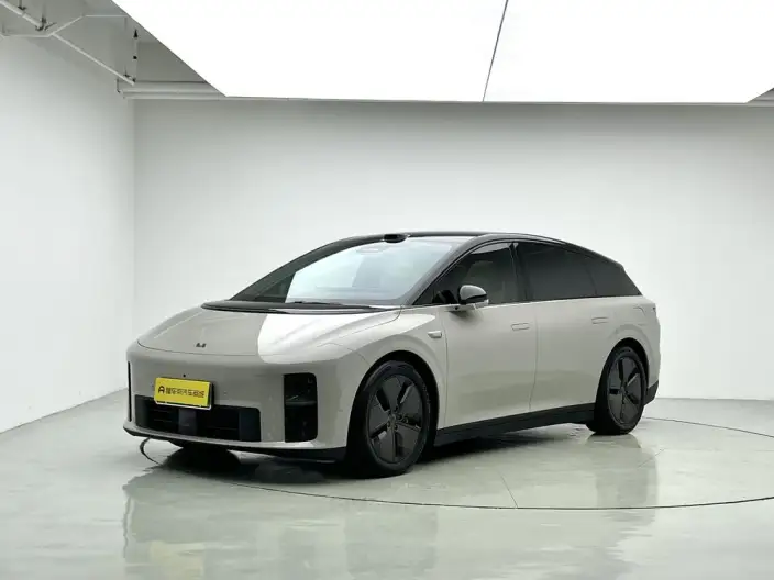 Li Auto i6 2025 Model 2WD Standard Edition – фото 1